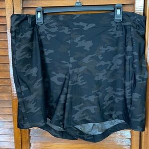 Spanx sunshine 6” shorts black camo